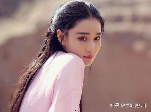 娱乐八卦图片形式爆料,某当红小花与神秘富商深夜密会现场曝光! 第1张 娱乐八卦图片形式爆料,某当红小花与神秘富商深夜密会现场曝光! 第1张